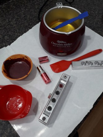 lipstick making